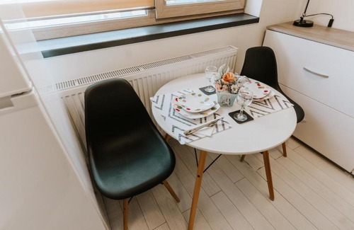 Iasi Apartment | Top-Rated Stay at Luxury Apart Cubis - Family-Friendly Bliss