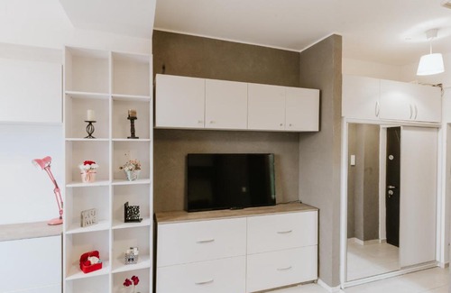Iasi Apartment | Top-Rated Stay at Luxury Apart Cubis - Family-Friendly Bliss