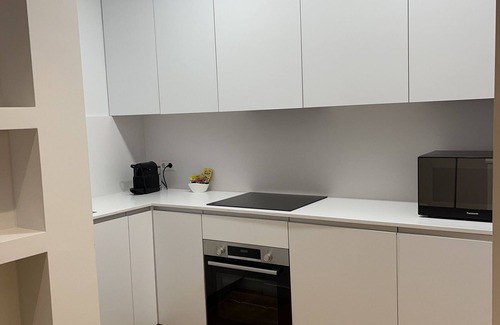 Puente de Vallecas Apartment | Elegant Apartment in Plaza España - Family & Pet Friendly