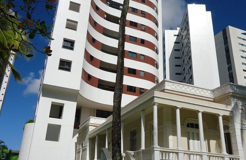 Casa Forte Apartment | Elegant 3-Bedroom Apartment with Pool and Spa Amenities