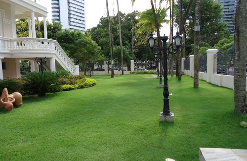 Casa Forte Apartment | Elegant 3-Bedroom Apartment with Pool and Spa Amenities
