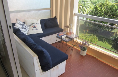 Pardigon Apartment | Oceanfront Apartment with Breathtaking Views & Pool