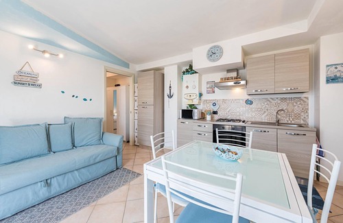 Lonato del Garda Apartment | Elegant Oceanfront Apartment with Pool & Wi-Fi - 10/10 Rating