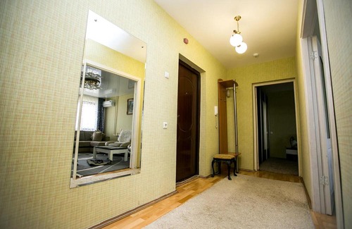 Naberezhnye Chelny Apartment | Elegant Apartment on Syuyumbike with Wheelchair Access