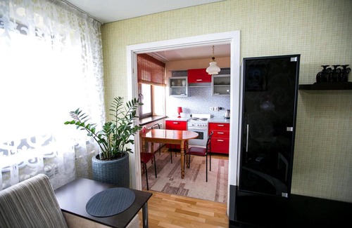 Naberezhnye Chelny Apartment | Elegant Apartment on Syuyumbike with Wheelchair Access