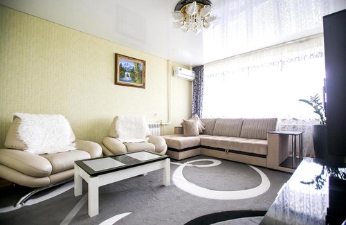 Naberezhnye Chelny Apartment | Elegant Apartment on Syuyumbike with Wheelchair Access