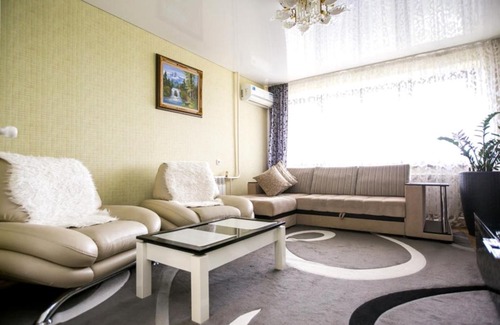 Naberezhnye Chelny Apartment | Elegant Apartment on Syuyumbike with Wheelchair Access