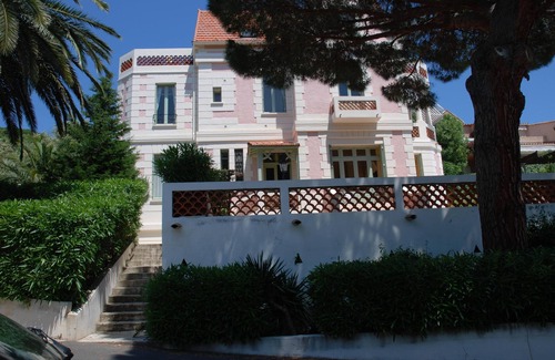Cavalaire-sur-Mer Apartment | Elegant Apartment in Art Nouveaux House near St Tropez