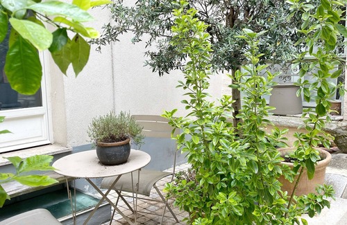 Porte-Dauphine Apartment | Elegant Apartment Near Victor Hugo in Quiet Paris 16
