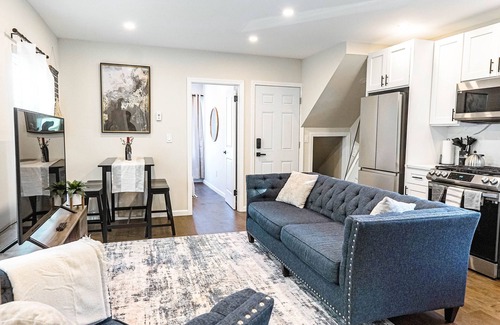 Cambria Heights House | Cozy 2-Bed Apartment with Hot Tub Near JFK Airport