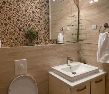 Maini Apartment | Elegant Apartment 2 - Perfect for Family Getaways