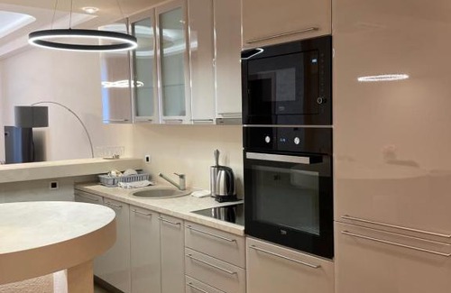 Maini Apartment | Elegant Apartment 2 - Perfect for Family Getaways