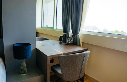 Maini Apartment | Exceptional Oceanfront Apartment Stay in Budva - 4 Star