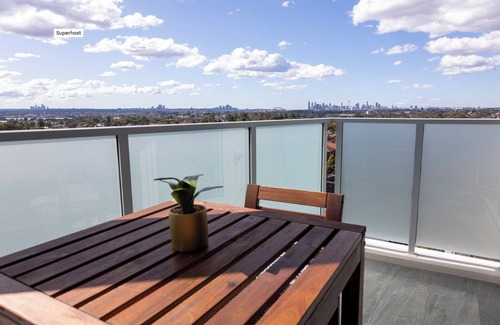 Burwood Apartment | Elegant City View One Bedroom Apartment - Rated 10/10
