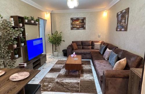 As-Sayidah Zaynab Apartment | Modern Downtown Apartment with Pet-Friendly Amenities