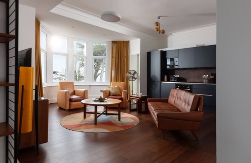 Maenporth Apartment | Luxury Apartment - Elton John & Friends