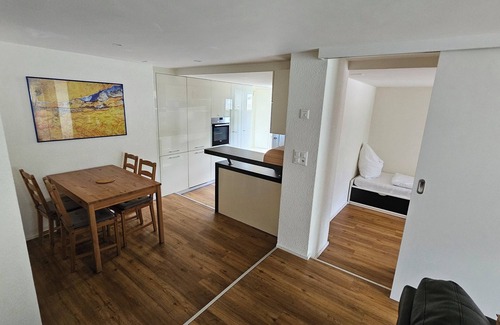 Brienz Apartment | Elegant Apartment with Garden and Hot Tub Amenities