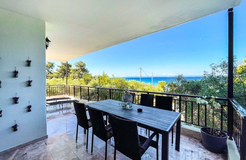 Elia Nikitis Apartment | Elegant Apartment in Akti Elias Sithonia with Spa & Breakfast