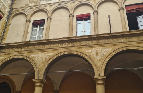 Historic Center Apartment | Elegant Central Apartment in Historic 18th Century Building