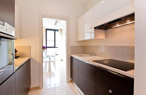 Milan Centre Apartment | Elegant Duomo Apartment with Spa & Hot Tub, Sleeps 4+1