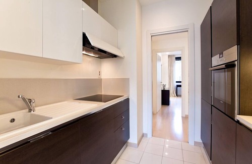 Milan Centre Apartment | Elegant Duomo Apartment with Spa & Hot Tub, Sleeps 4+1