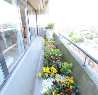 Golzheim Apartment | Elegant Apartment in Düsseldorf with Hot Tub & 9.4/10 Rating