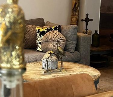 Ilpendam Apartment | Elegant Farmhouse Apartment Near Amsterdam with Great Ratings