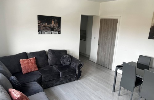 Offerton Park Apartment | Elegant Manchester Apartment with Free Parking & Family Amenities
