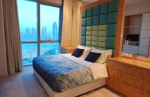 Doha House | Elegant Apartment in Lagoon with Private Pool and Hot Tub