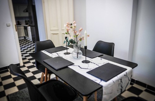 Lindenthal Apartment | Luxury apartment in listed old villa 300m² garden, Cologne-Lindenthal