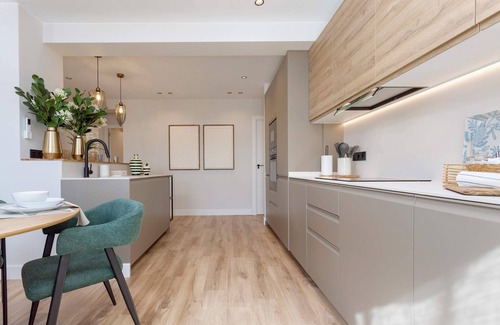 El Ejido Apartment | Elegant Apartment in Málaga Center with Spa and Breakfast