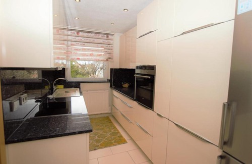 Schmidener Vorstadt Apartment | Stylish Apartment in Stuttgart: Family-Friendly Retreat