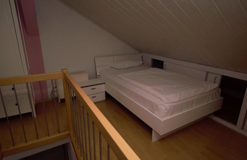 Schmidener Vorstadt Apartment | Stylish Apartment in Stuttgart: Family-Friendly Retreat