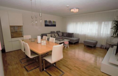 Schmidener Vorstadt Apartment | Stylish Apartment in Stuttgart: Family-Friendly Retreat