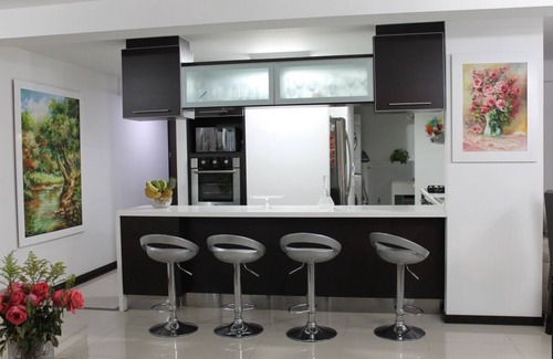 Cali Apartment | Elegant Apartment in Prime Cali Neighborhood with Pool