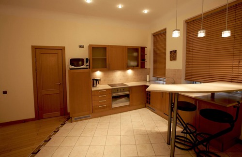 Old Town Apartment | Elegant Apartment in Old Town with Spa and Hot Tub
