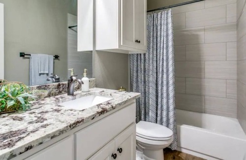 Bridgeport Apartment | Historic Downtown Bridgeport Apartment with Family Amenities