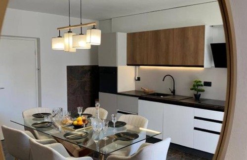 Strozanac Apartment | Luxury Apartment Ivo With Jacuzzi Near the Beach