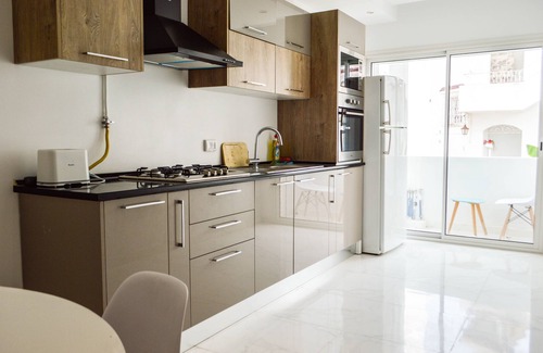 La Marsa Apartment | Ideal Apartment at La Marsa: 2 Bedrooms with Breakfast