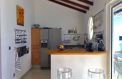 Tartane Apartment | Oceanfront Apartment with Breathtaking Views and Pool