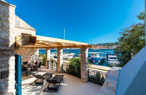 Vela Luka Apartment | Marina View Apartment: Top-Rated Oceanfront Retreat
