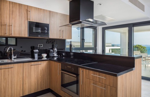 Seget Vranjica Apartment | Elegant Nautica Apartment with Pool & Pet-Friendly Amenities