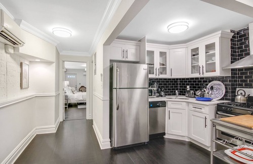 Crown Heights Apartment | Ideal Apartment Near Subway: Top-rated with Spa & Breakfast