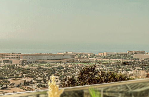Tamrhakht Apartment | Luxury Apartment O'Miramar Private Balcony & View