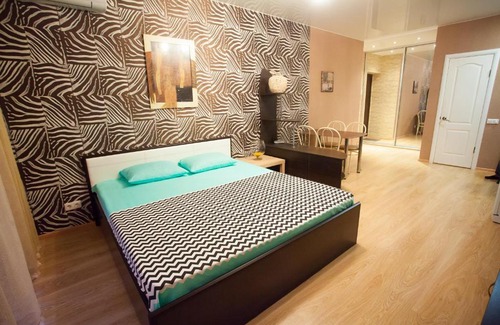 Omsk Apartment | Pet-Friendly Haven: Apartment on Maslennikova 72, Rated 10/10