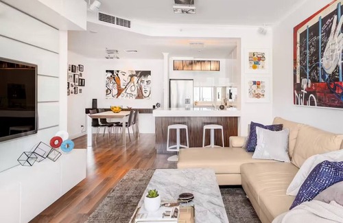 Pyrmont Apartment | Luxury Apartment Overlooking City and Darling Harbour