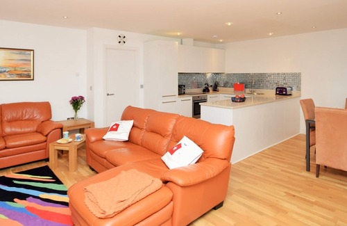 Newquay Apartment | Sea View Apartment Overlooking Whipsderry Beach, Sleeps 4