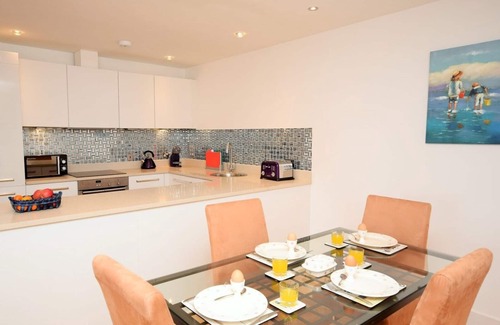 Newquay Apartment | Sea View Apartment Overlooking Whipsderry Beach, Sleeps 4