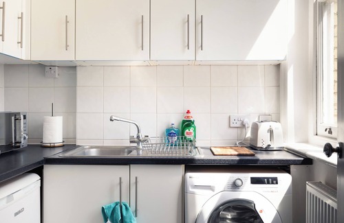 Belsize Apartment | Guest Rated 10/10: Swiss Cottage Short Lets & Family Stay