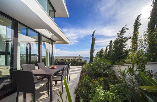 Primosten Apartment | Ocean Dream VI: Rated 10/10 with Pool and Spa Amenities